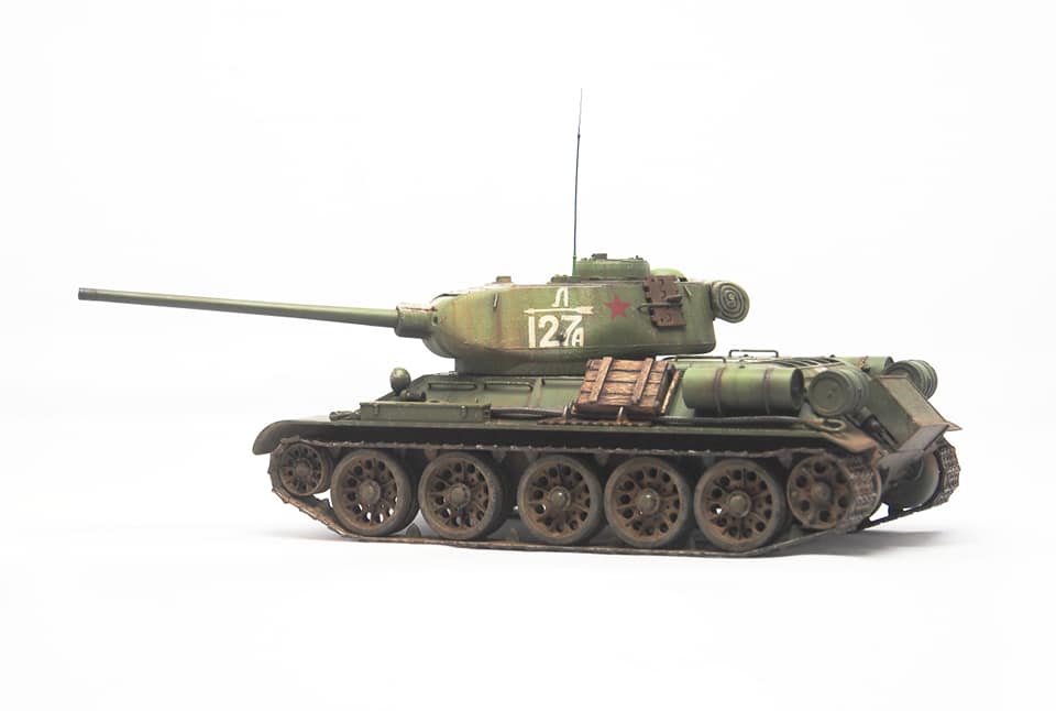 T-34/85 peint par Ju Liang